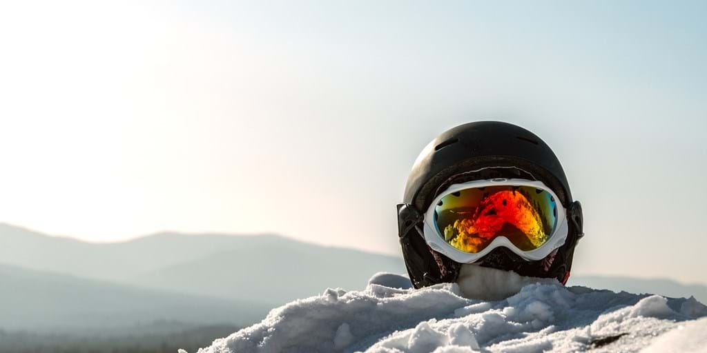 Have helmets reduced head injuries on the slopes?